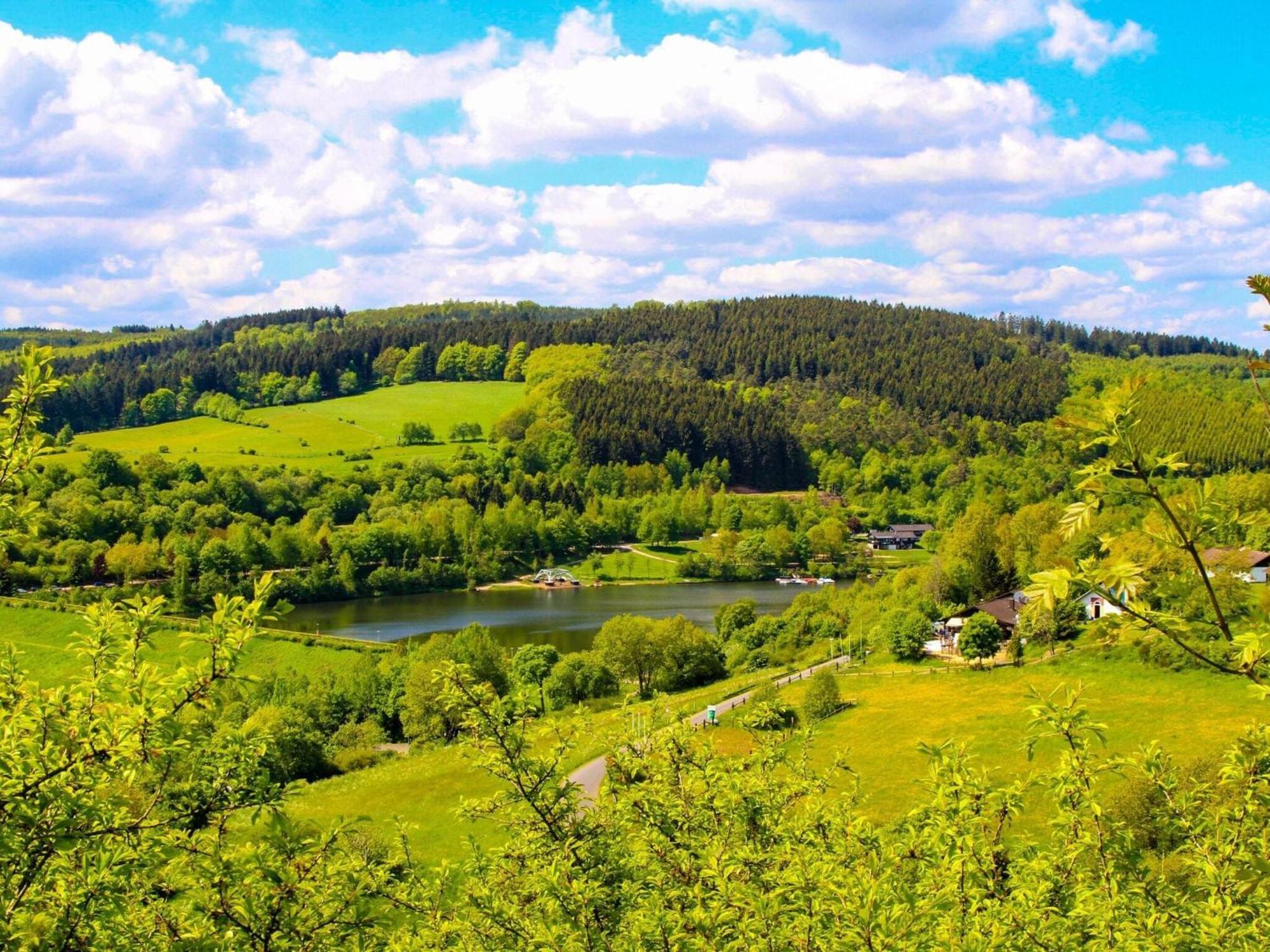 Holiday Home In Densborn With Garden Zendscheid Zewnętrze zdjęcie